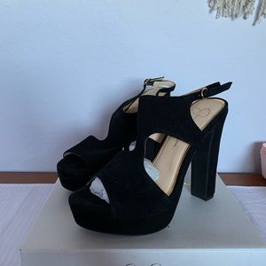 Jessica Simpson chunky platform heel